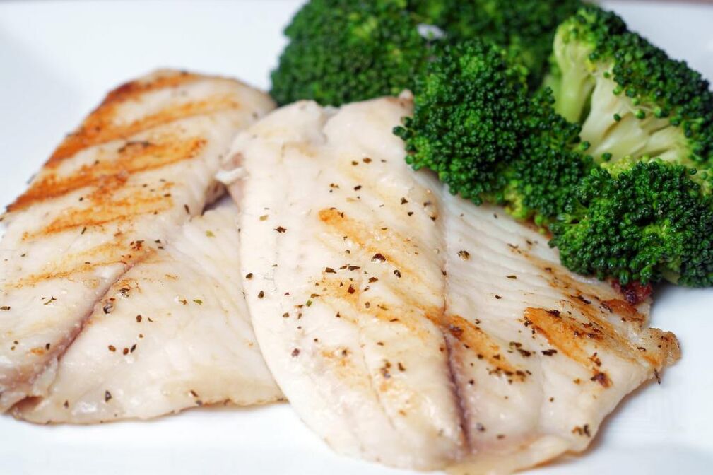 Pieczona lub gotowana ryba to pożywne danie w dietetycznym menu Osamy Hamdiy’a