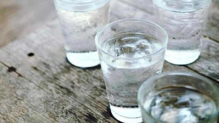 Stosując diuretyki do odchudzania, należy pić dużo wody. 